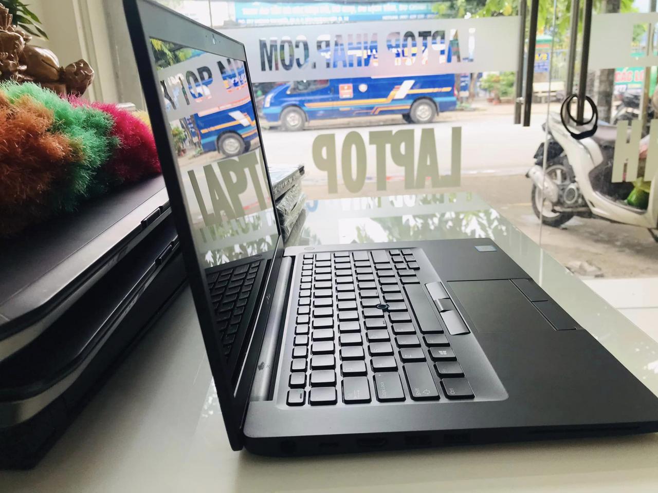 7490 dell i7 laptopnhap